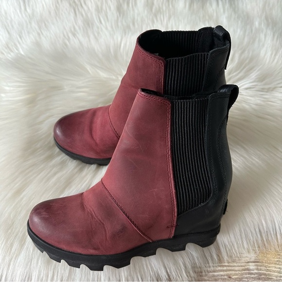 Sorel Joan Of Arctic Wedge Chelsea Boots Shoes Rich Wine 5.5 - Picture 3 of 12